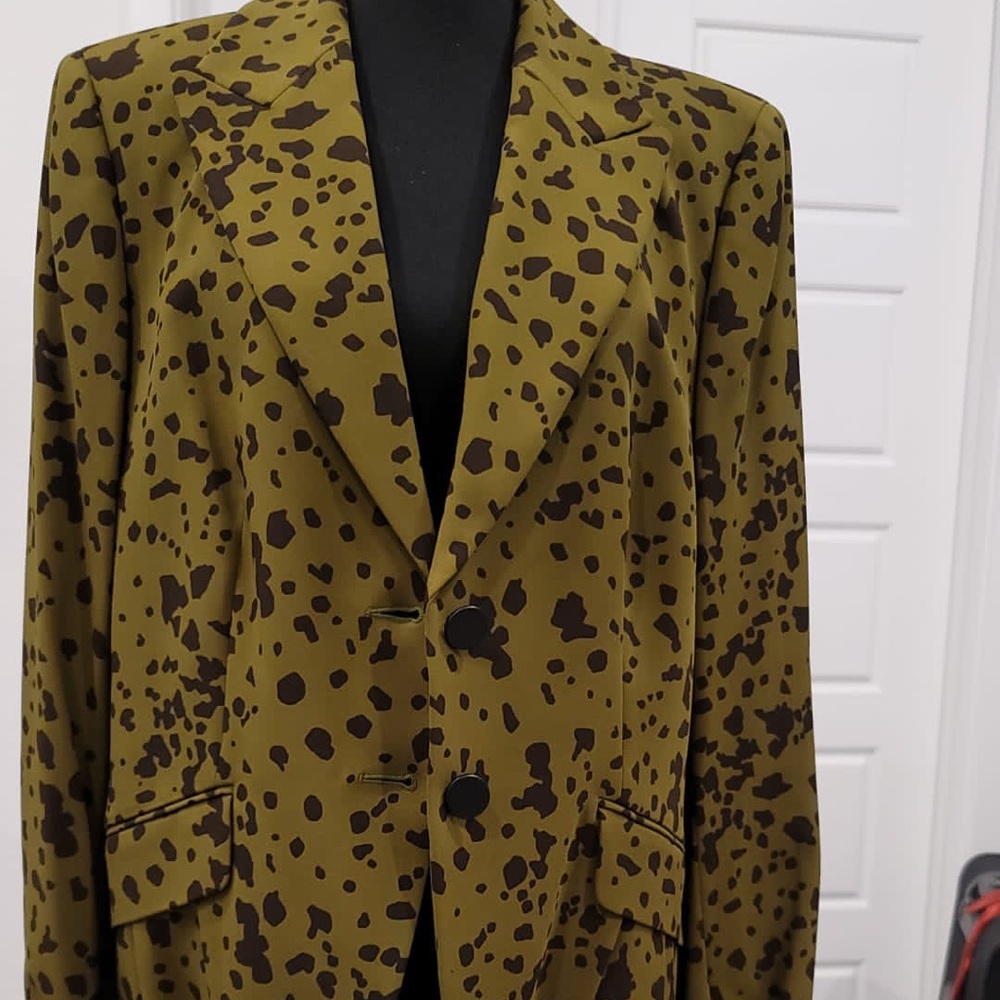 Escada blazer like brand new 🤩